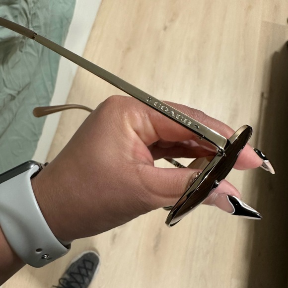 Designer shades - Picture 2 of 3